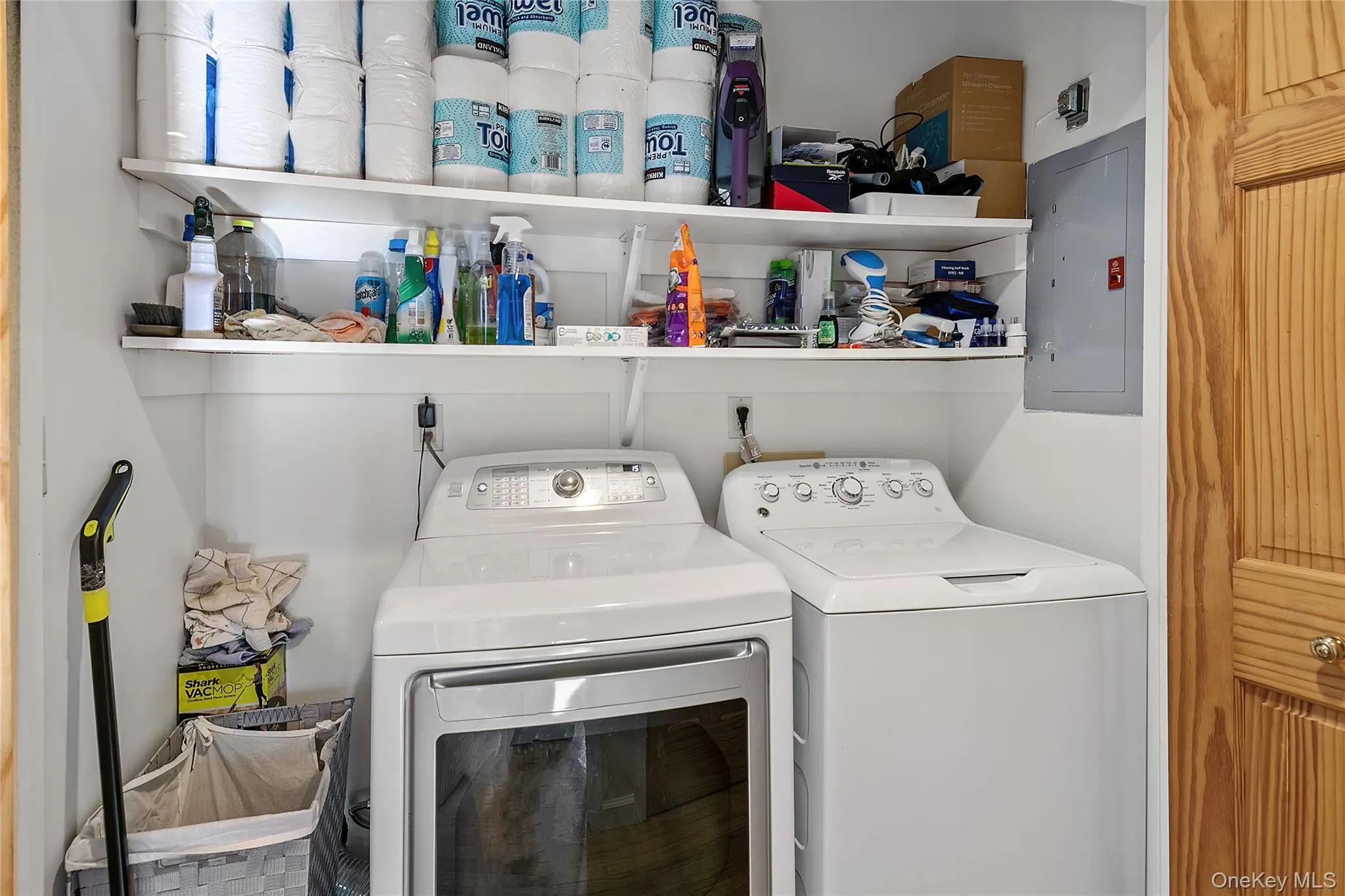 36 Florence Avenue, Greenburgh, NY, 3 Bedrooms Bedrooms, 5 Rooms Rooms,2 BathroomsBathrooms,Residential Lease,For Rent,Florence,0,1030829 36 Florence Avenue, Greenburgh, NY, 3 Bedrooms Bedrooms, 5 Rooms Rooms,2 BathroomsBathrooms,Residential Lease,For Rent,Florence,0,1030829