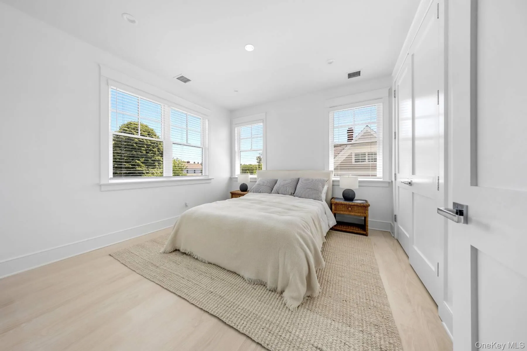 13 Beach Lane, Southampton, NY, 8 Bedrooms Bedrooms, 15 Rooms Rooms,8 BathroomsBathrooms,Residential Lease,For Rent,Beach,0,1030836 13 Beach Lane, Southampton, NY, 8 Bedrooms Bedrooms, 15 Rooms Rooms,8 BathroomsBathrooms,Residential Lease,For Rent,Beach,0,1030836