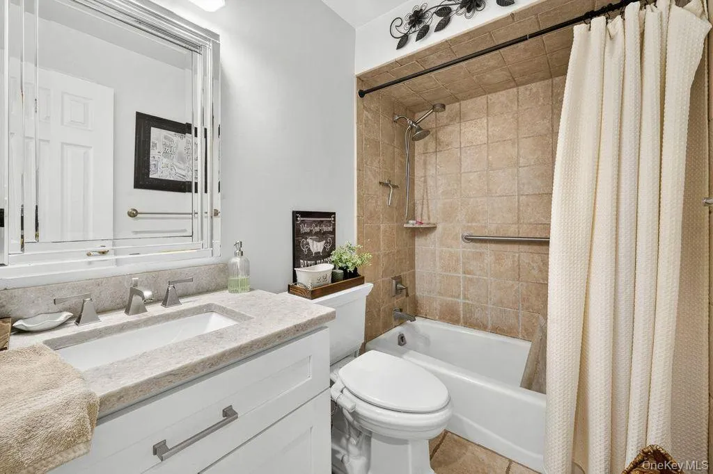 24 Bauer Avenue, Brookhaven, NY, 3 Bedrooms Bedrooms, 7 Rooms Rooms,2 BathroomsBathrooms,Residential,For Rent,Bauer,0,1030838 24 Bauer Avenue, Brookhaven, NY, 3 Bedrooms Bedrooms, 7 Rooms Rooms,2 BathroomsBathrooms,Residential,For Rent,Bauer,0,1030838