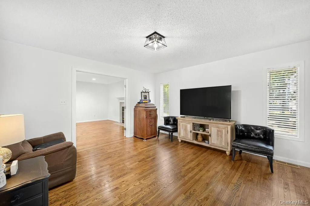 24 Bauer Avenue, Brookhaven, NY, 3 Bedrooms Bedrooms, 7 Rooms Rooms,2 BathroomsBathrooms,Residential,For Rent,Bauer,0,1030838 24 Bauer Avenue, Brookhaven, NY, 3 Bedrooms Bedrooms, 7 Rooms Rooms,2 BathroomsBathrooms,Residential,For Rent,Bauer,0,1030838