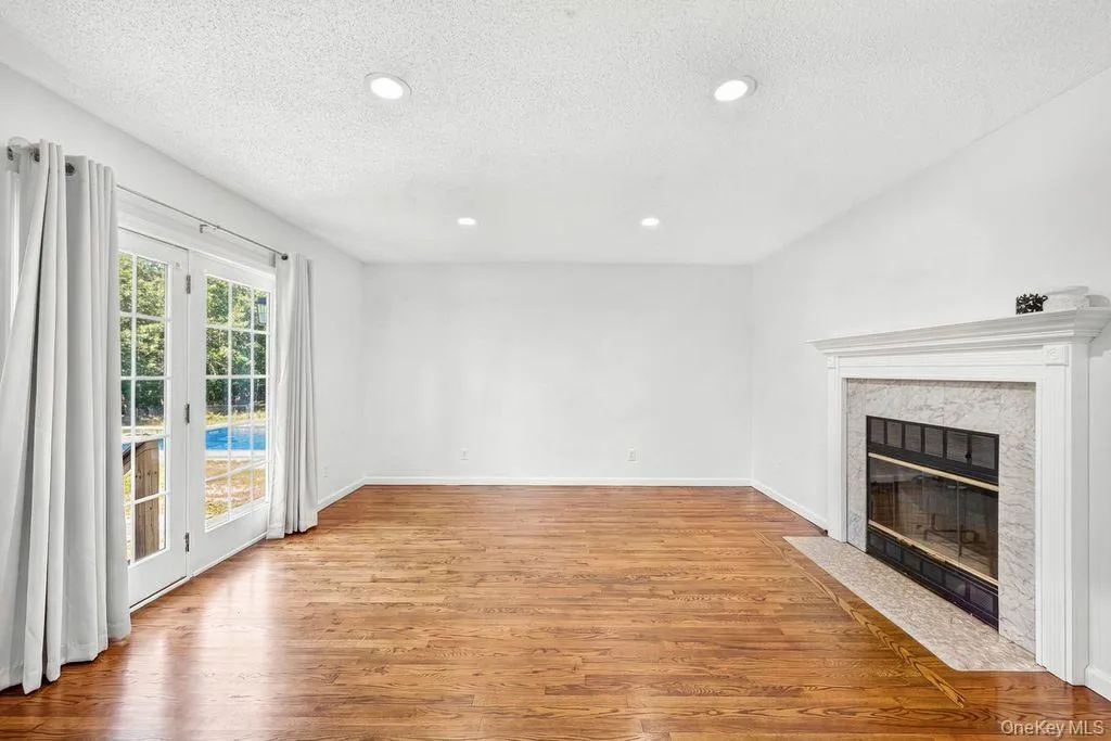 24 Bauer Avenue, Brookhaven, NY, 3 Bedrooms Bedrooms, 7 Rooms Rooms,2 BathroomsBathrooms,Residential,For Rent,Bauer,0,1030838 24 Bauer Avenue, Brookhaven, NY, 3 Bedrooms Bedrooms, 7 Rooms Rooms,2 BathroomsBathrooms,Residential,For Rent,Bauer,0,1030838