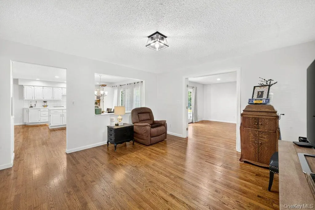 24 Bauer Avenue, Brookhaven, NY, 3 Bedrooms Bedrooms, 7 Rooms Rooms,2 BathroomsBathrooms,Residential,For Rent,Bauer,0,1030838 24 Bauer Avenue, Brookhaven, NY, 3 Bedrooms Bedrooms, 7 Rooms Rooms,2 BathroomsBathrooms,Residential,For Rent,Bauer,0,1030838