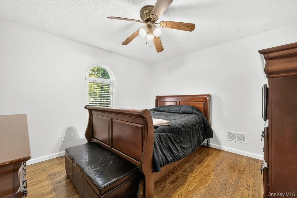 24 Bauer Avenue, Brookhaven, NY, 3 Bedrooms Bedrooms, 7 Rooms Rooms,2 BathroomsBathrooms,Residential,For Rent,Bauer,0,1030838 24 Bauer Avenue, Brookhaven, NY, 3 Bedrooms Bedrooms, 7 Rooms Rooms,2 BathroomsBathrooms,Residential,For Rent,Bauer,0,1030838