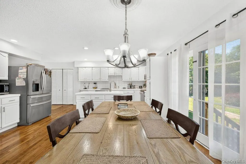 24 Bauer Avenue, Brookhaven, NY, 3 Bedrooms Bedrooms, 7 Rooms Rooms,2 BathroomsBathrooms,Residential,For Rent,Bauer,0,1030838 24 Bauer Avenue, Brookhaven, NY, 3 Bedrooms Bedrooms, 7 Rooms Rooms,2 BathroomsBathrooms,Residential,For Rent,Bauer,0,1030838