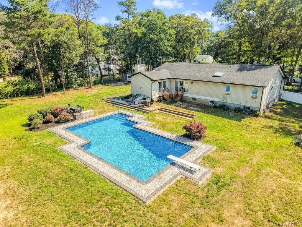 24 Bauer Avenue, Brookhaven, NY, 3 Bedrooms Bedrooms, 7 Rooms Rooms,2 BathroomsBathrooms,Residential,For Rent,Bauer,0,1030838 24 Bauer Avenue, Brookhaven, NY, 3 Bedrooms Bedrooms, 7 Rooms Rooms,2 BathroomsBathrooms,Residential,For Rent,Bauer,0,1030838