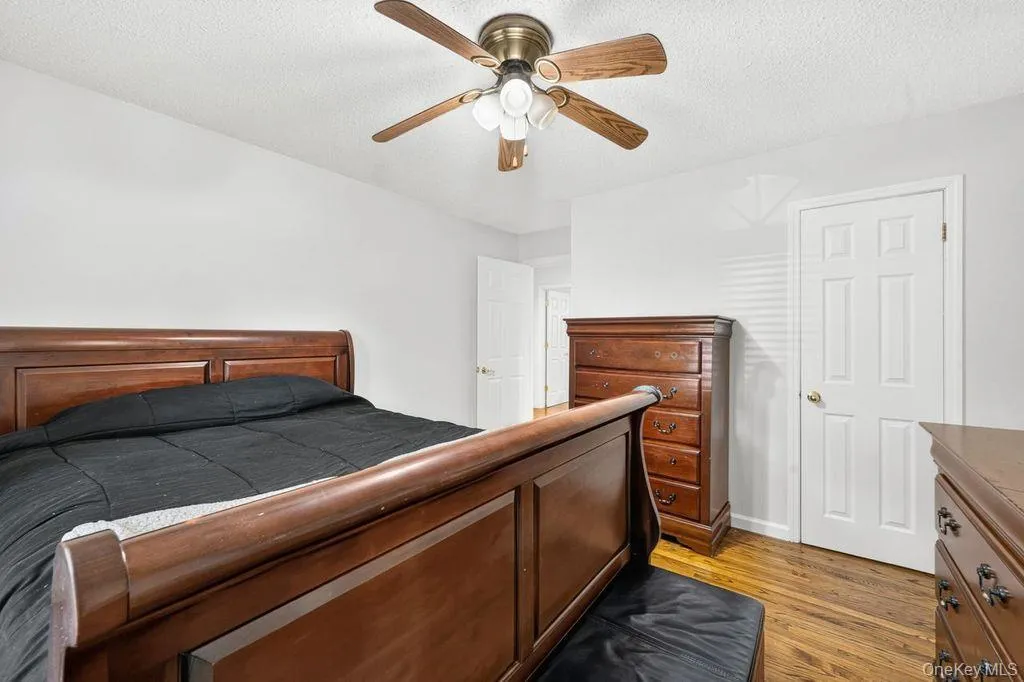 24 Bauer Avenue, Brookhaven, NY, 3 Bedrooms Bedrooms, 7 Rooms Rooms,2 BathroomsBathrooms,Residential,For Rent,Bauer,0,1030838 24 Bauer Avenue, Brookhaven, NY, 3 Bedrooms Bedrooms, 7 Rooms Rooms,2 BathroomsBathrooms,Residential,For Rent,Bauer,0,1030838