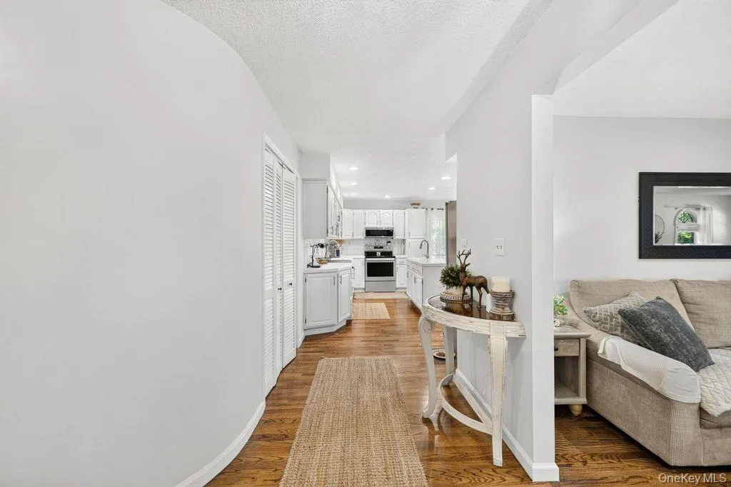 24 Bauer Avenue, Brookhaven, NY, 3 Bedrooms Bedrooms, 7 Rooms Rooms,2 BathroomsBathrooms,Residential,For Rent,Bauer,0,1030838 24 Bauer Avenue, Brookhaven, NY, 3 Bedrooms Bedrooms, 7 Rooms Rooms,2 BathroomsBathrooms,Residential,For Rent,Bauer,0,1030838