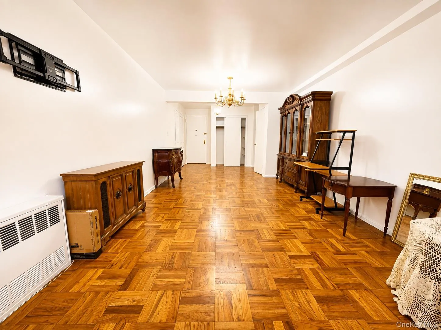 67-50 Thornton Place, New York, NY, 2 Bedrooms Bedrooms, 4 Rooms Rooms,1 BathroomBathrooms,Residential,For Rent,Thornton,0,1030856 67-50 Thornton Place, New York, NY, 2 Bedrooms Bedrooms, 4 Rooms Rooms,1 BathroomBathrooms,Residential,For Rent,Thornton,0,1030856