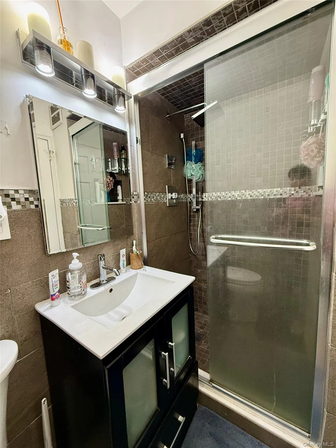 61-20 Grand Central Parkway, New York, NY, 2 Bedrooms Bedrooms, 5 Rooms Rooms,2 BathroomsBathrooms,Residential Lease,For Rent,Grand Central,0,1030859 61-20 Grand Central Parkway, New York, NY, 2 Bedrooms Bedrooms, 5 Rooms Rooms,2 BathroomsBathrooms,Residential Lease,For Rent,Grand Central,0,1030859