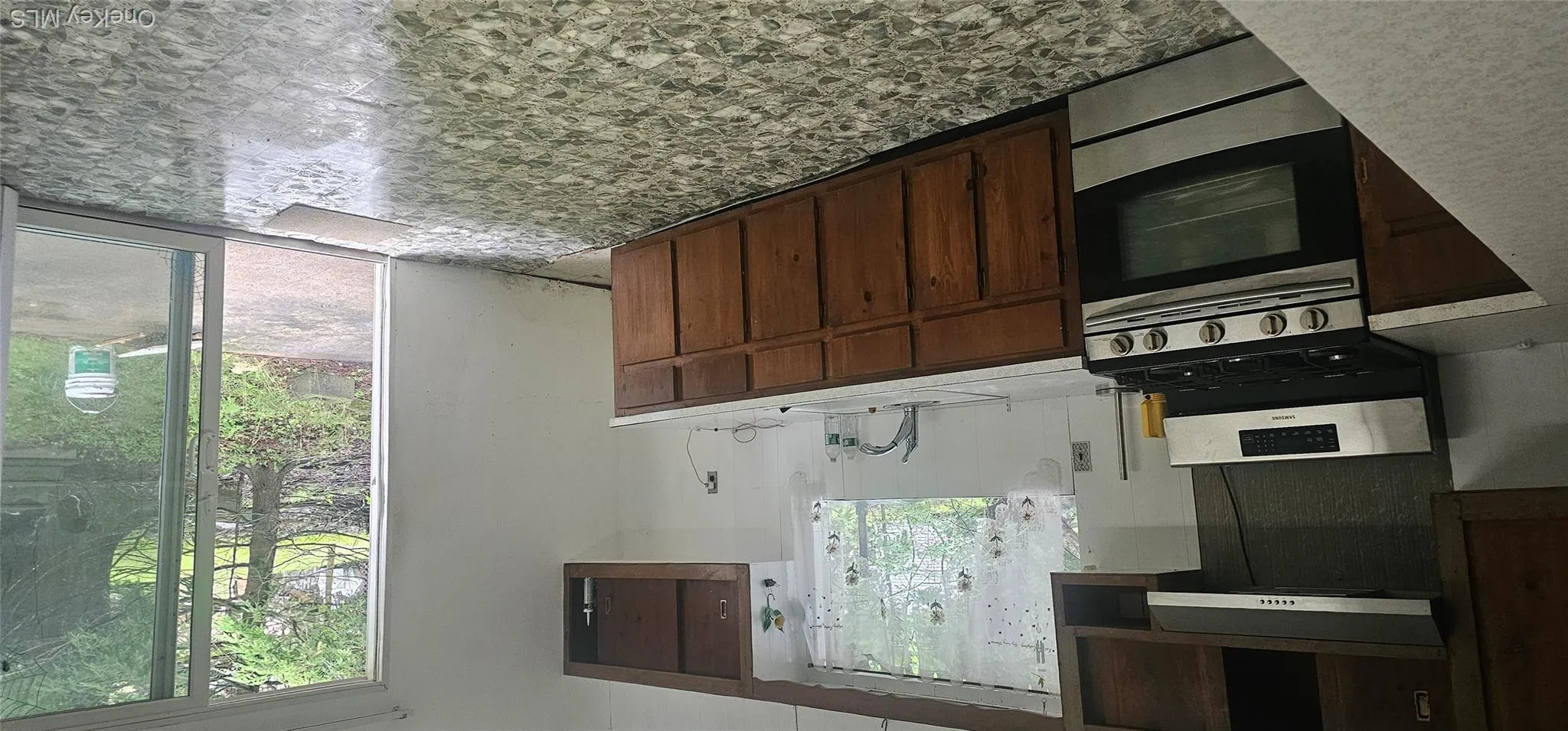 Stainless steel range with matching range hood Stainless steel range with matching range hood