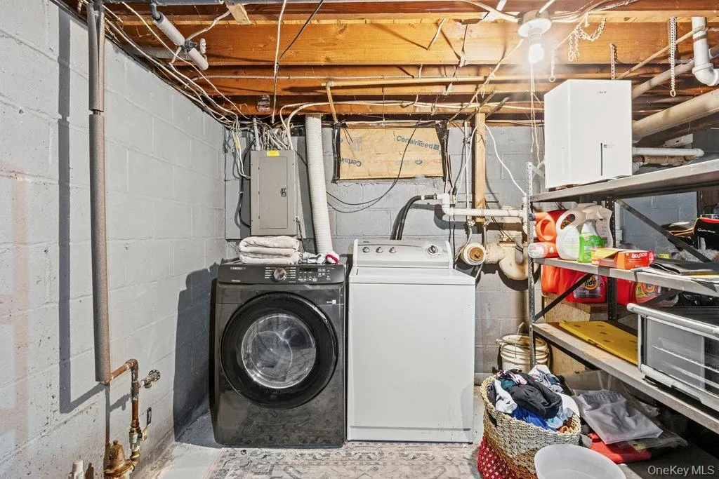 468 Old Bridge Road, Huntington, NY, 2 Bedrooms Bedrooms, 4 Rooms Rooms,1 BathroomBathrooms,Residential,For Rent,Old Bridge,0,1030862 468 Old Bridge Road, Huntington, NY, 2 Bedrooms Bedrooms, 4 Rooms Rooms,1 BathroomBathrooms,Residential,For Rent,Old Bridge,0,1030862