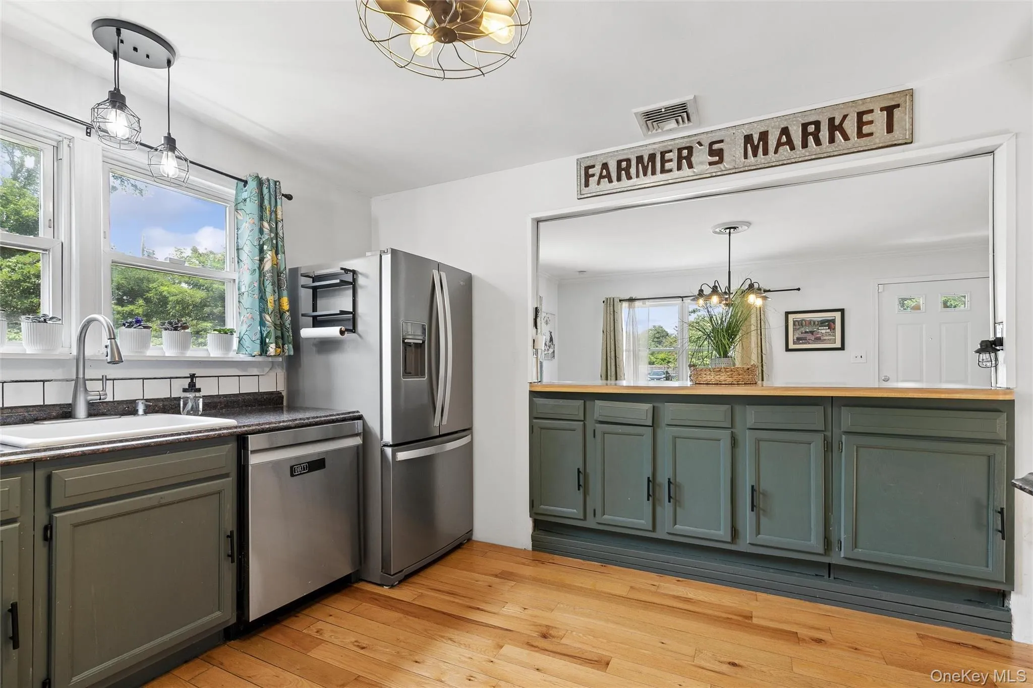 8 Beecher Avenue, Islip, NY, 3 Bedrooms Bedrooms, 7 Rooms Rooms,1 BathroomBathrooms,Residential,For Rent,Beecher,0,1030879 8 Beecher Avenue, Islip, NY, 3 Bedrooms Bedrooms, 7 Rooms Rooms,1 BathroomBathrooms,Residential,For Rent,Beecher,0,1030879