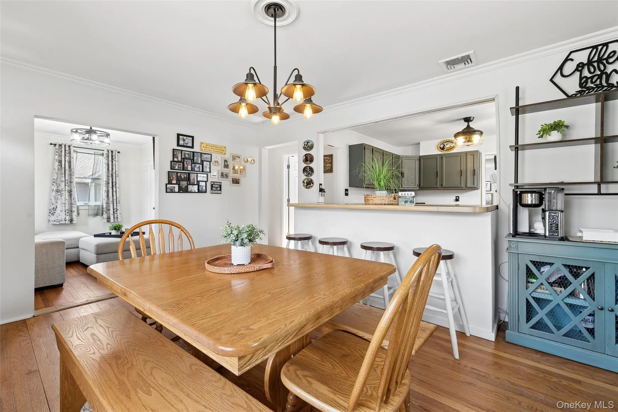 8 Beecher Avenue, Islip, NY, 3 Bedrooms Bedrooms, 7 Rooms Rooms,1 BathroomBathrooms,Residential,For Rent,Beecher,0,1030879 8 Beecher Avenue, Islip, NY, 3 Bedrooms Bedrooms, 7 Rooms Rooms,1 BathroomBathrooms,Residential,For Rent,Beecher,0,1030879