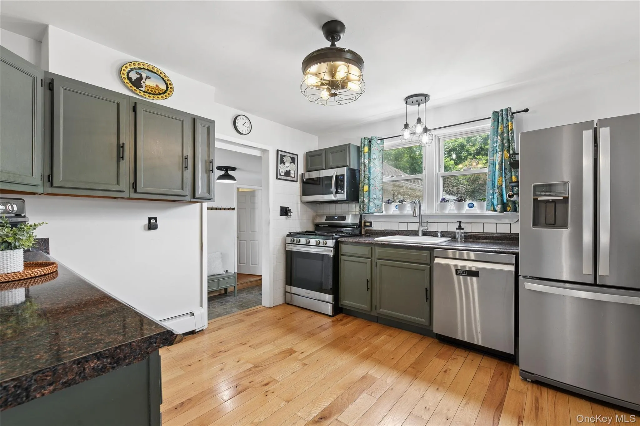 8 Beecher Avenue, Islip, NY, 3 Bedrooms Bedrooms, 7 Rooms Rooms,1 BathroomBathrooms,Residential,For Rent,Beecher,0,1030879 8 Beecher Avenue, Islip, NY, 3 Bedrooms Bedrooms, 7 Rooms Rooms,1 BathroomBathrooms,Residential,For Rent,Beecher,0,1030879