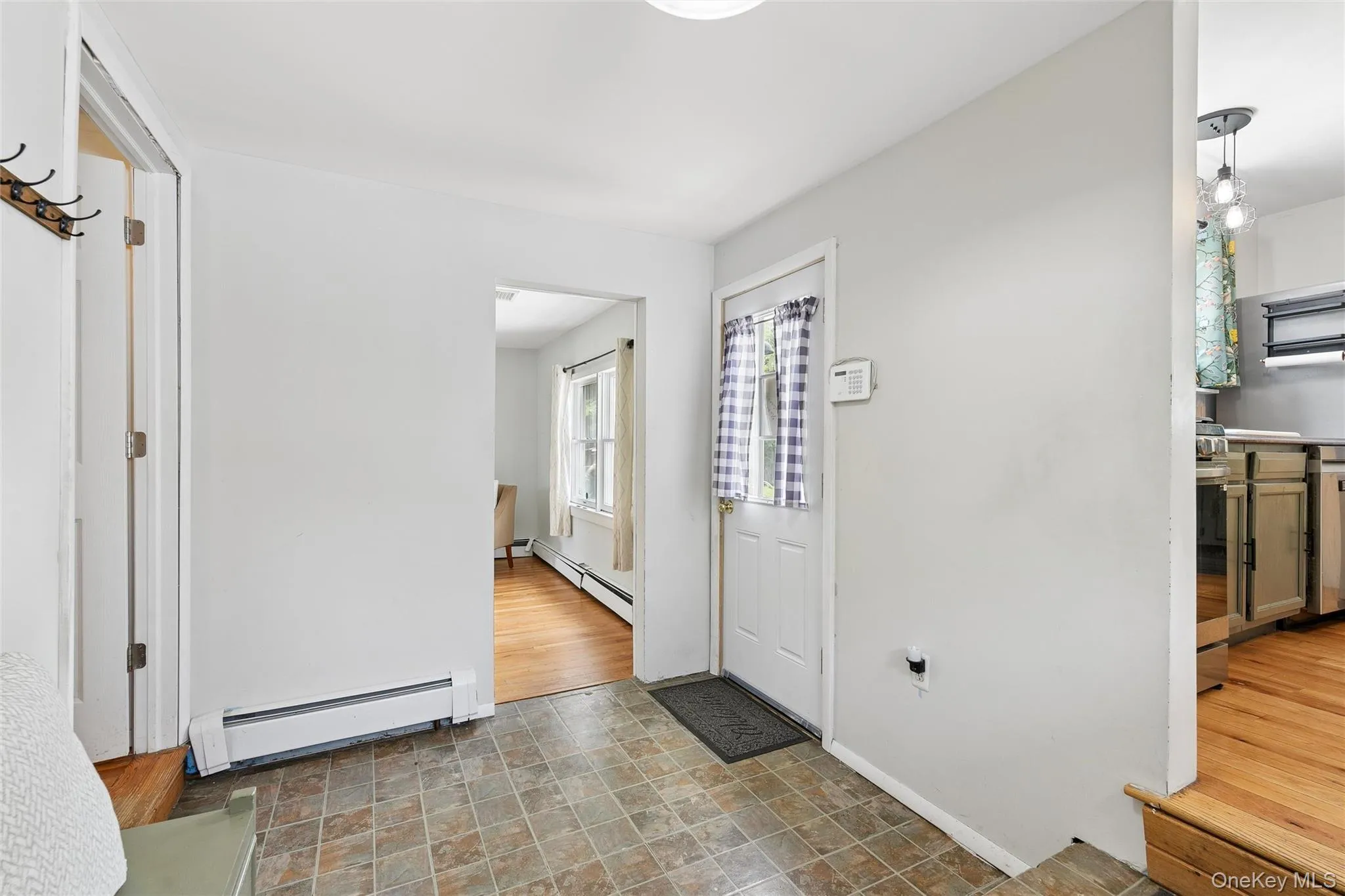 8 Beecher Avenue, Islip, NY, 3 Bedrooms Bedrooms, 7 Rooms Rooms,1 BathroomBathrooms,Residential,For Rent,Beecher,0,1030879 8 Beecher Avenue, Islip, NY, 3 Bedrooms Bedrooms, 7 Rooms Rooms,1 BathroomBathrooms,Residential,For Rent,Beecher,0,1030879