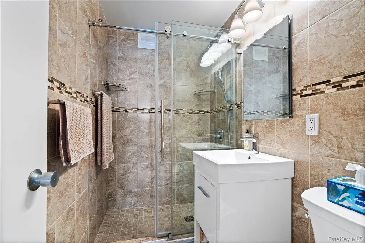 18-15 215th Street, New York, NY, 3 Bedrooms Bedrooms, 8 Rooms Rooms,2 BathroomsBathrooms,Residential,For Rent,215th,0,1030881 18-15 215th Street, New York, NY, 3 Bedrooms Bedrooms, 8 Rooms Rooms,2 BathroomsBathrooms,Residential,For Rent,215th,0,1030881