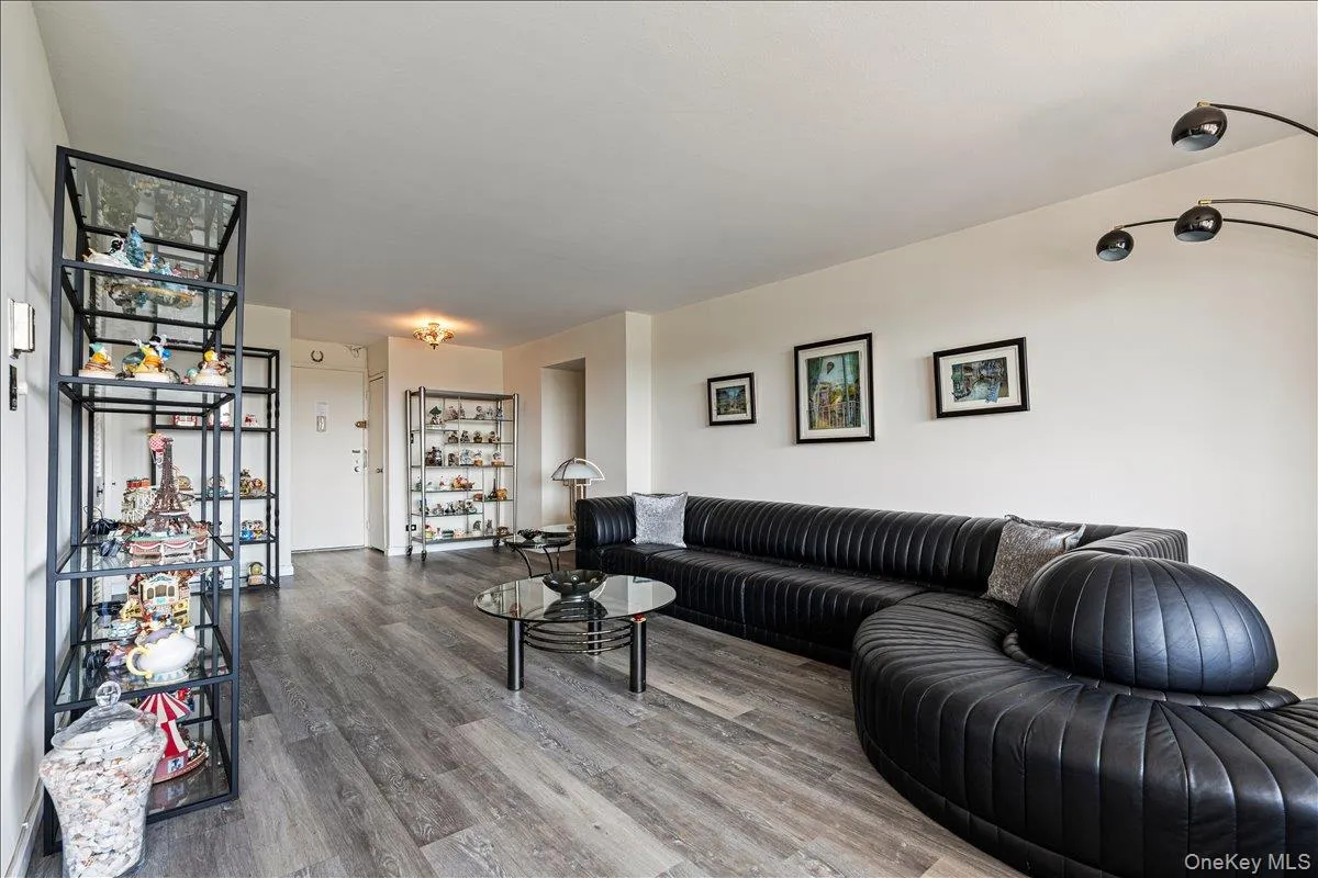 18-15 215th Street, New York, NY, 3 Bedrooms Bedrooms, 8 Rooms Rooms,2 BathroomsBathrooms,Residential,For Rent,215th,0,1030881 18-15 215th Street, New York, NY, 3 Bedrooms Bedrooms, 8 Rooms Rooms,2 BathroomsBathrooms,Residential,For Rent,215th,0,1030881