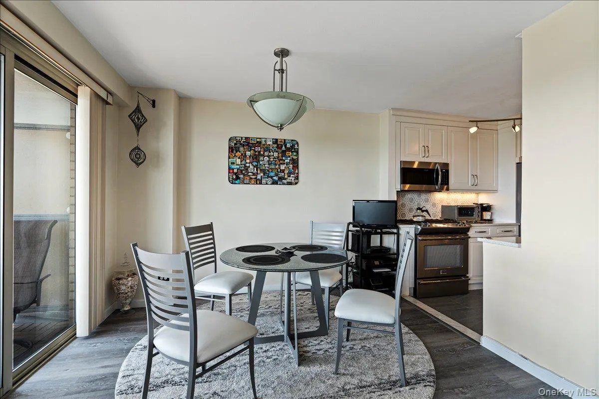 18-15 215th Street, New York, NY, 3 Bedrooms Bedrooms, 8 Rooms Rooms,2 BathroomsBathrooms,Residential,For Rent,215th,0,1030881 18-15 215th Street, New York, NY, 3 Bedrooms Bedrooms, 8 Rooms Rooms,2 BathroomsBathrooms,Residential,For Rent,215th,0,1030881