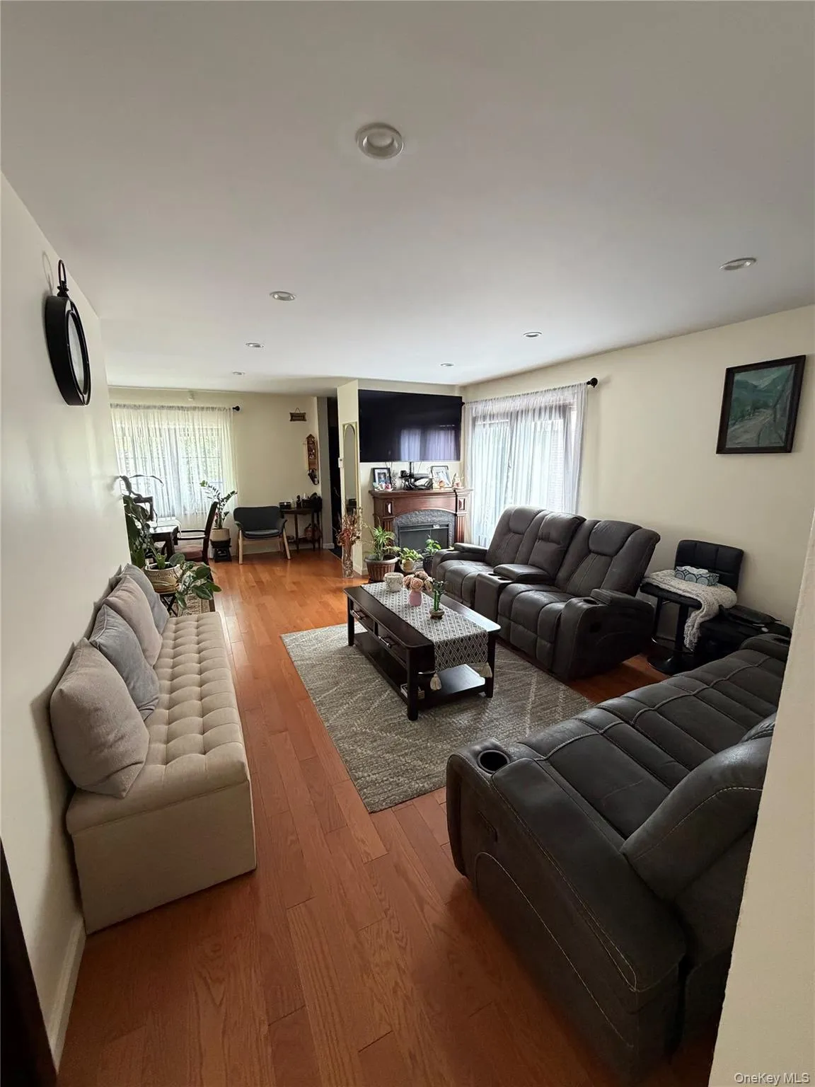 7314 69th Avenue, New York, NY, 2 Bedrooms Bedrooms, 7 Rooms Rooms,1 BathroomBathrooms,Residential,For Rent,69th,0,1030884 7314 69th Avenue, New York, NY, 2 Bedrooms Bedrooms, 7 Rooms Rooms,1 BathroomBathrooms,Residential,For Rent,69th,0,1030884