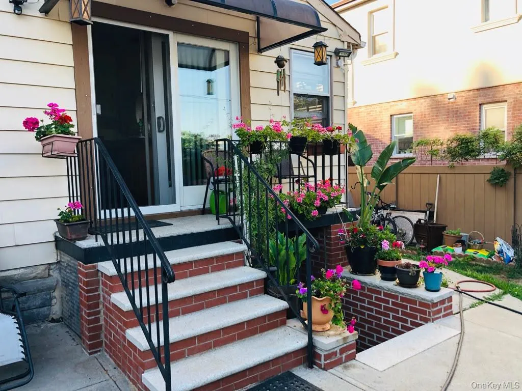 7314 69th Avenue, New York, NY, 2 Bedrooms Bedrooms, 7 Rooms Rooms,1 BathroomBathrooms,Residential,For Rent,69th,0,1030884 7314 69th Avenue, New York, NY, 2 Bedrooms Bedrooms, 7 Rooms Rooms,1 BathroomBathrooms,Residential,For Rent,69th,0,1030884