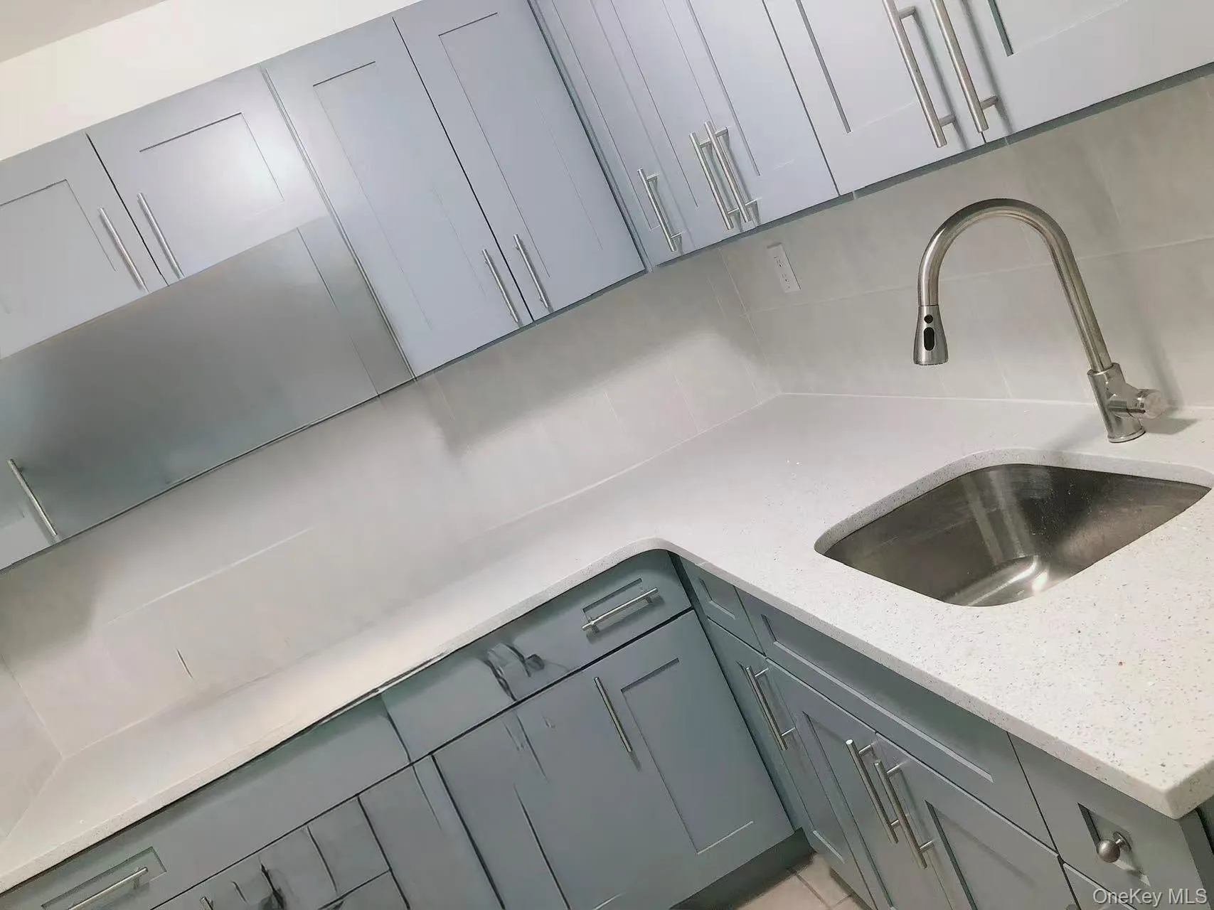 6927 169th Street, New York, NY, 3 Bedrooms Bedrooms, 8 Rooms Rooms,2 BathroomsBathrooms,Residential,For Rent,169th,0,1030886 6927 169th Street, New York, NY, 3 Bedrooms Bedrooms, 8 Rooms Rooms,2 BathroomsBathrooms,Residential,For Rent,169th,0,1030886