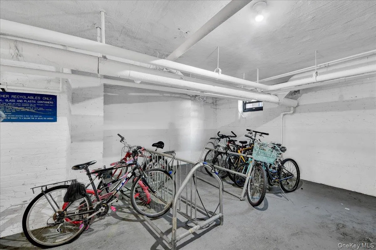 210 Martine Avenue, White Plains, NY, 1 Bedroom Bedrooms, 4 Rooms Rooms,1 BathroomBathrooms,Residential,For Rent,Martine,0,1030889 210 Martine Avenue, White Plains, NY, 1 Bedroom Bedrooms, 4 Rooms Rooms,1 BathroomBathrooms,Residential,For Rent,Martine,0,1030889