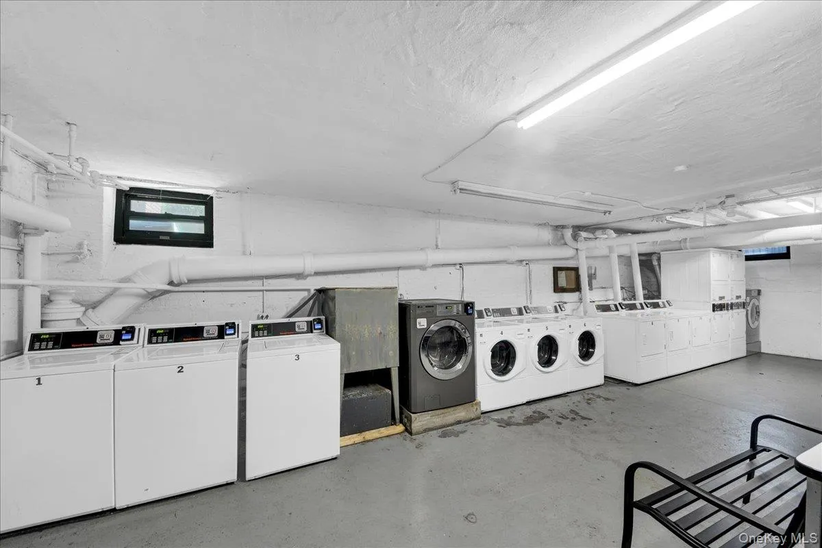 210 Martine Avenue, White Plains, NY, 1 Bedroom Bedrooms, 4 Rooms Rooms,1 BathroomBathrooms,Residential,For Rent,Martine,0,1030889 210 Martine Avenue, White Plains, NY, 1 Bedroom Bedrooms, 4 Rooms Rooms,1 BathroomBathrooms,Residential,For Rent,Martine,0,1030889