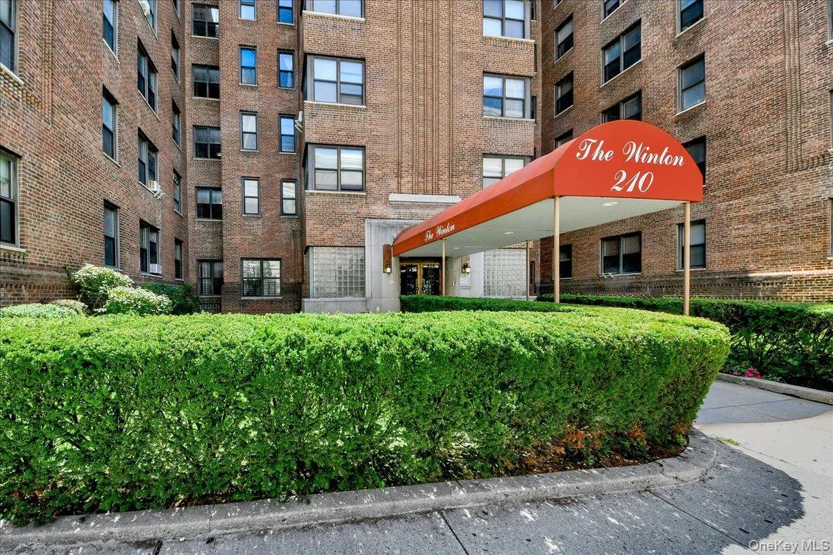 210 Martine Avenue, White Plains, NY, 1 Bedroom Bedrooms, 4 Rooms Rooms,1 BathroomBathrooms,Residential,For Rent,Martine,0,1030889 210 Martine Avenue, White Plains, NY, 1 Bedroom Bedrooms, 4 Rooms Rooms,1 BathroomBathrooms,Residential,For Rent,Martine,0,1030889