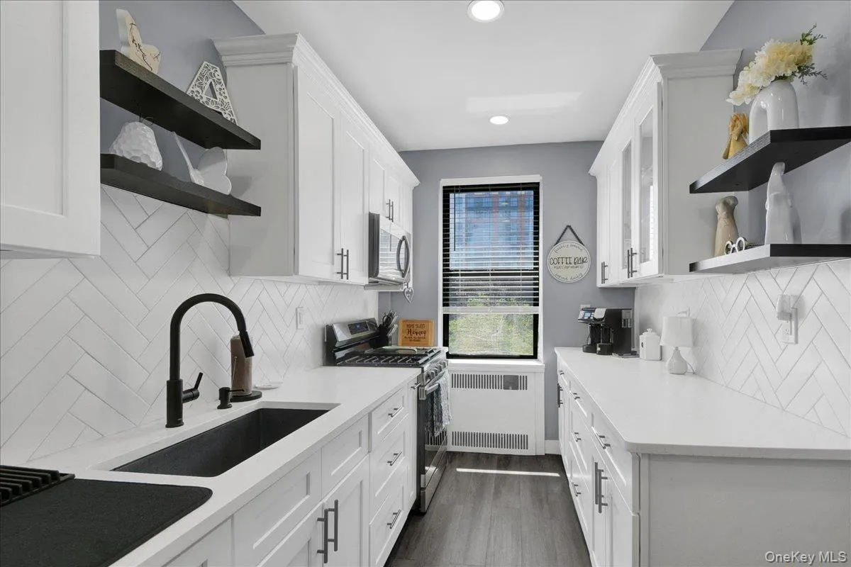 210 Martine Avenue, White Plains, NY, 1 Bedroom Bedrooms, 4 Rooms Rooms,1 BathroomBathrooms,Residential,For Rent,Martine,0,1030889 210 Martine Avenue, White Plains, NY, 1 Bedroom Bedrooms, 4 Rooms Rooms,1 BathroomBathrooms,Residential,For Rent,Martine,0,1030889