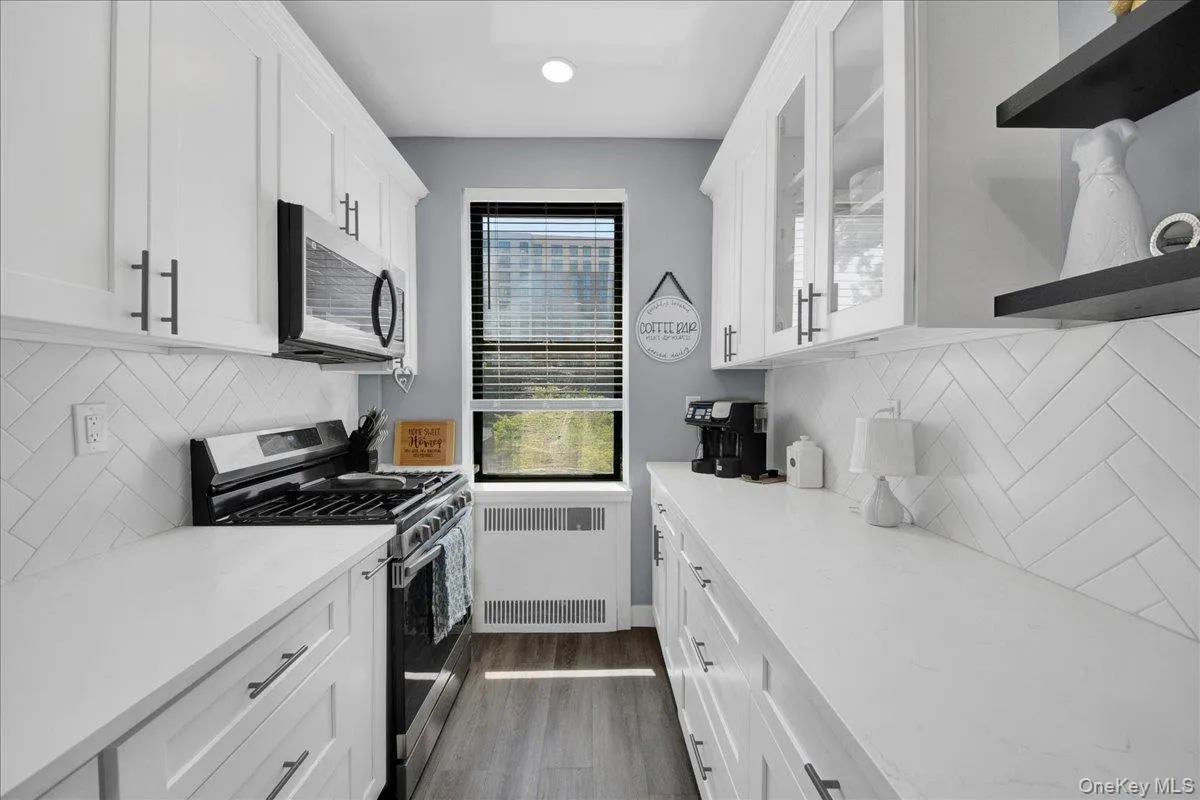 210 Martine Avenue, White Plains, NY, 1 Bedroom Bedrooms, 4 Rooms Rooms,1 BathroomBathrooms,Residential,For Rent,Martine,0,1030889 210 Martine Avenue, White Plains, NY, 1 Bedroom Bedrooms, 4 Rooms Rooms,1 BathroomBathrooms,Residential,For Rent,Martine,0,1030889