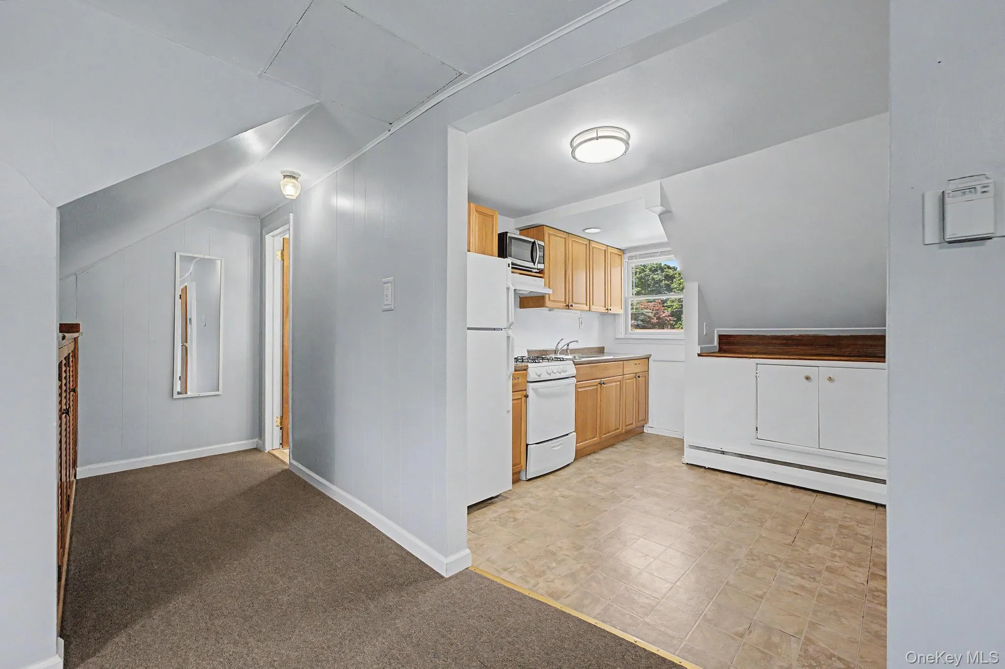 18 Heath Lane, Huntington, NY, 1 Bedroom Bedrooms, 3 Rooms Rooms,1 BathroomBathrooms,Residential Lease,For Rent,Heath,0,1030893 18 Heath Lane, Huntington, NY, 1 Bedroom Bedrooms, 3 Rooms Rooms,1 BathroomBathrooms,Residential Lease,For Rent,Heath,0,1030893