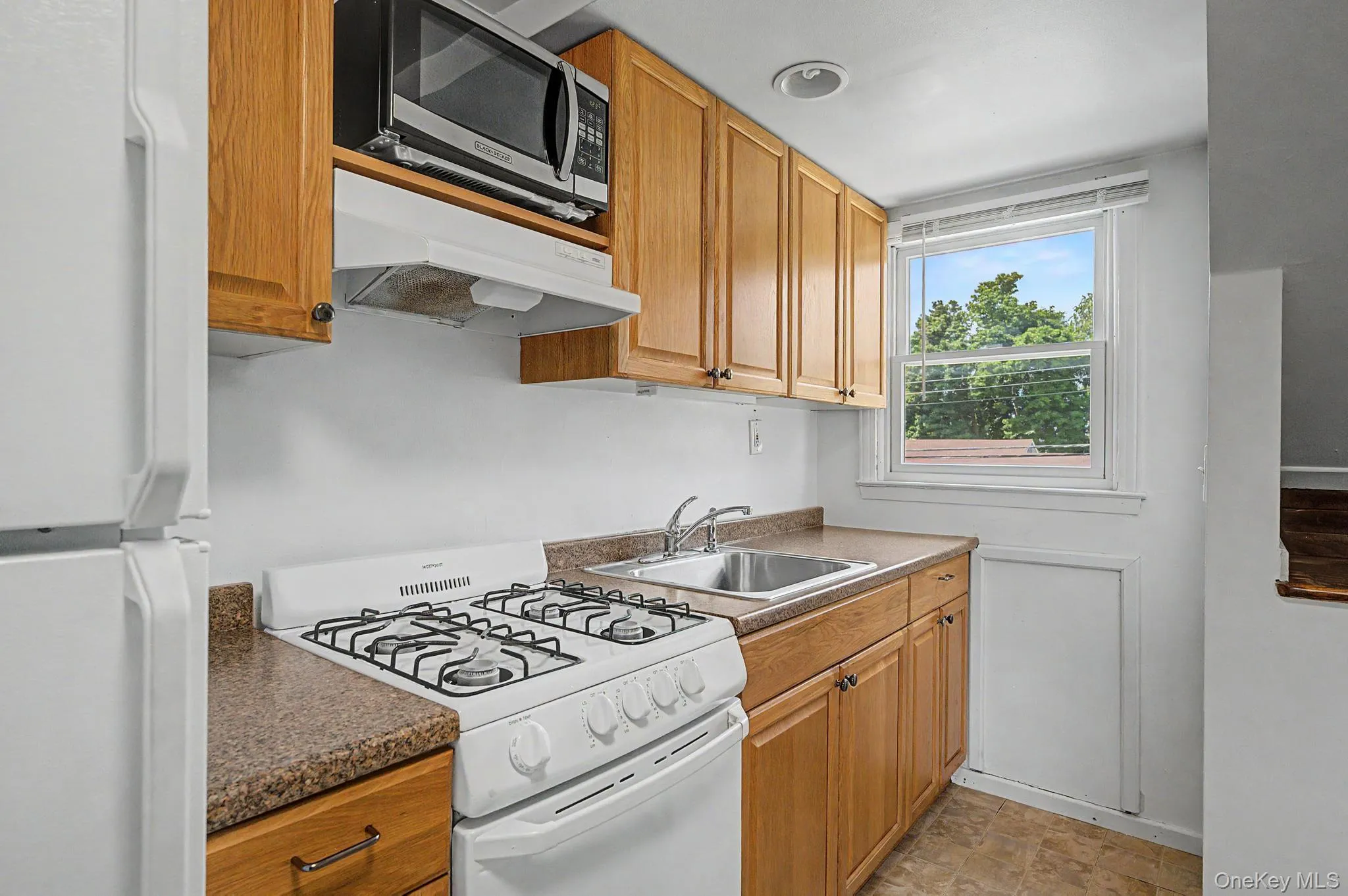 18 Heath Lane, Huntington, NY, 1 Bedroom Bedrooms, 3 Rooms Rooms,1 BathroomBathrooms,Residential Lease,For Rent,Heath,0,1030893 18 Heath Lane, Huntington, NY, 1 Bedroom Bedrooms, 3 Rooms Rooms,1 BathroomBathrooms,Residential Lease,For Rent,Heath,0,1030893