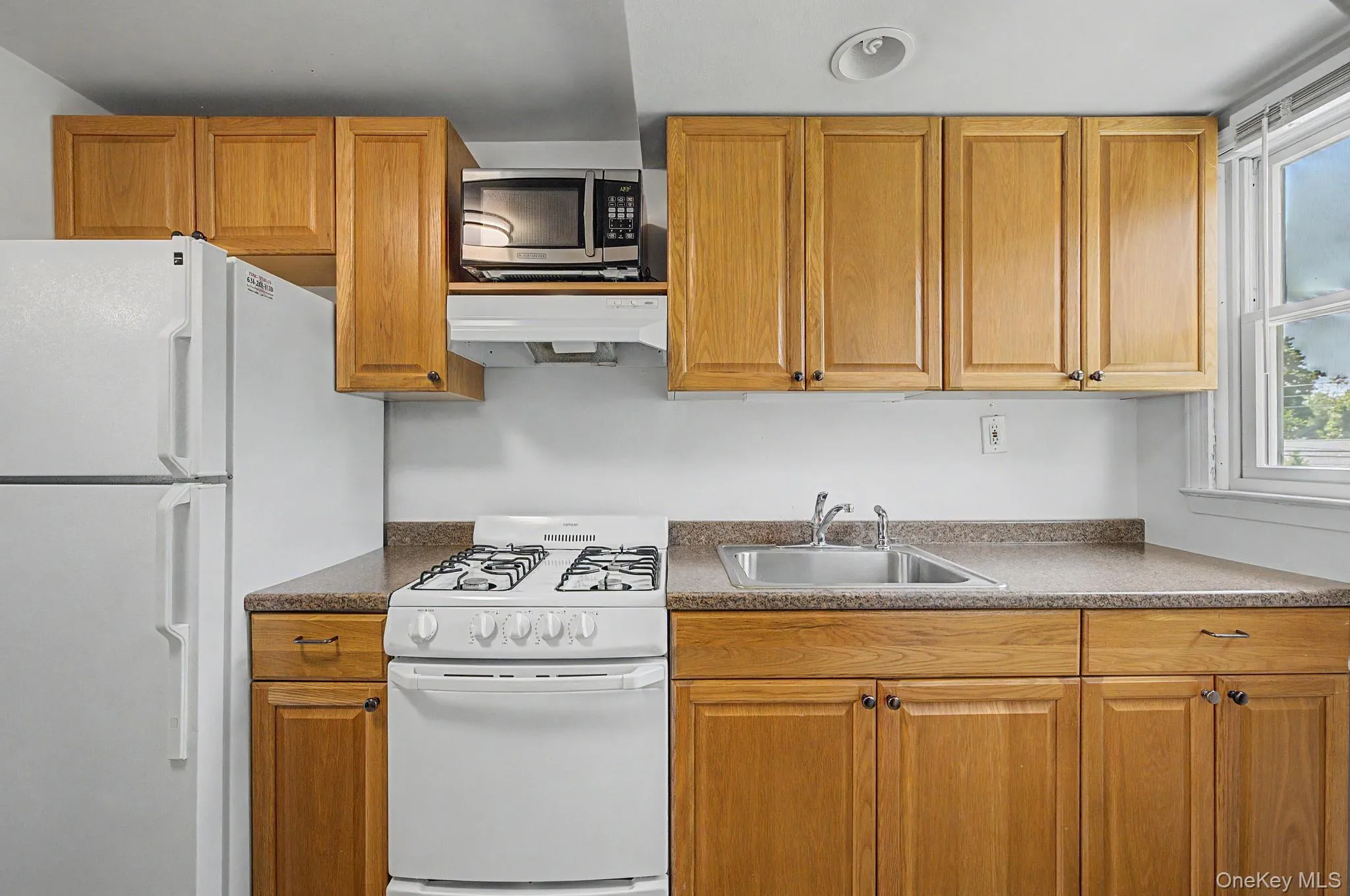 18 Heath Lane, Huntington, NY, 1 Bedroom Bedrooms, 3 Rooms Rooms,1 BathroomBathrooms,Residential Lease,For Rent,Heath,0,1030893 18 Heath Lane, Huntington, NY, 1 Bedroom Bedrooms, 3 Rooms Rooms,1 BathroomBathrooms,Residential Lease,For Rent,Heath,0,1030893