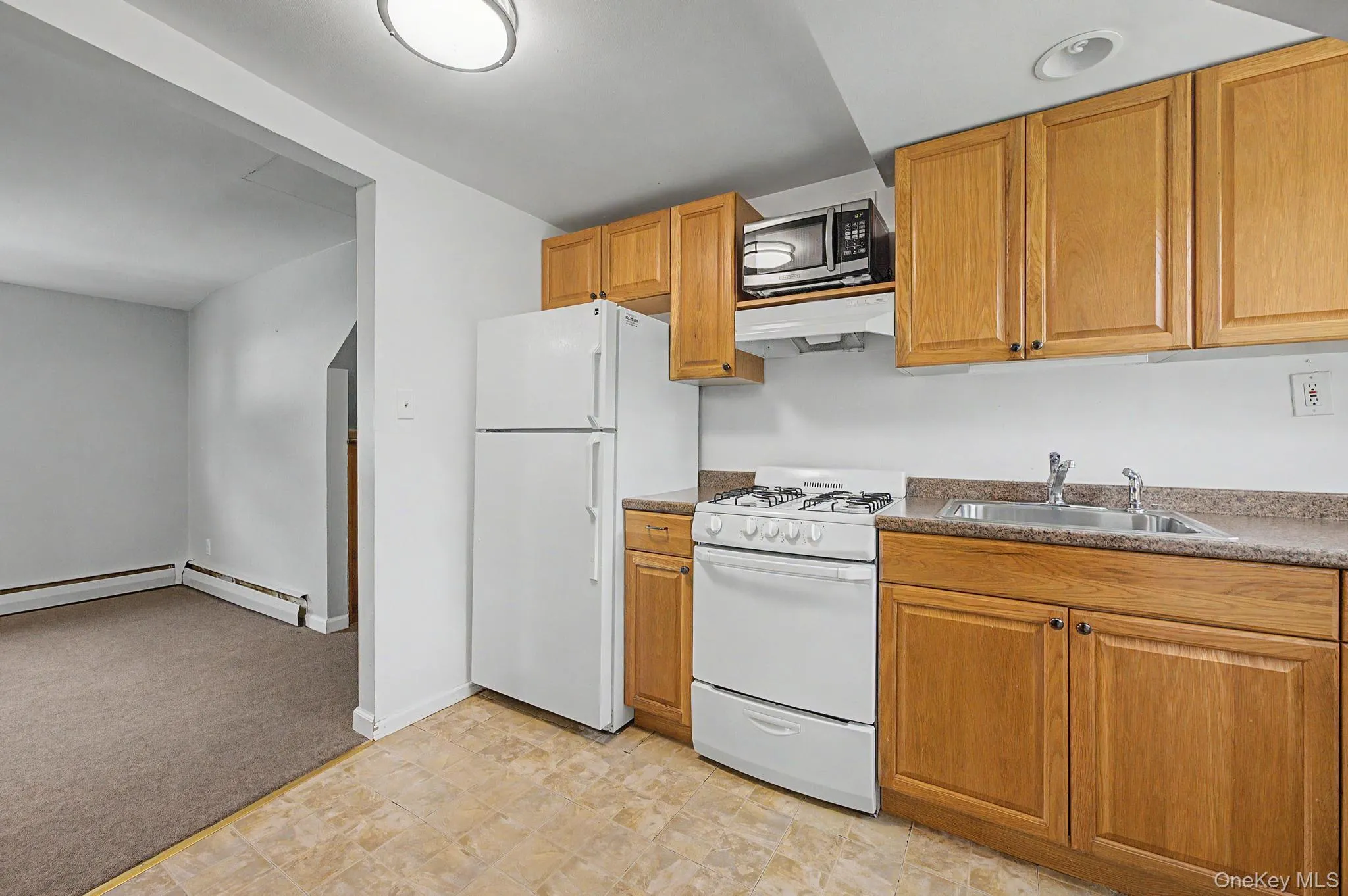 18 Heath Lane, Huntington, NY, 1 Bedroom Bedrooms, 3 Rooms Rooms,1 BathroomBathrooms,Residential Lease,For Rent,Heath,0,1030893 18 Heath Lane, Huntington, NY, 1 Bedroom Bedrooms, 3 Rooms Rooms,1 BathroomBathrooms,Residential Lease,For Rent,Heath,0,1030893