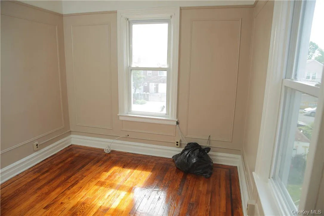 4457 Mundy Lane, New York, NY, 3 Bedrooms Bedrooms, 4 Rooms Rooms,1 BathroomBathrooms,Residential Lease,For Rent,Mundy,0,1030896 4457 Mundy Lane, New York, NY, 3 Bedrooms Bedrooms, 4 Rooms Rooms,1 BathroomBathrooms,Residential Lease,For Rent,Mundy,0,1030896