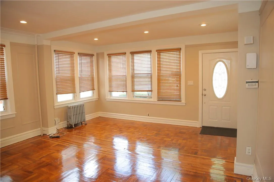 4457 Mundy Lane, New York, NY, 3 Bedrooms Bedrooms, 4 Rooms Rooms,1 BathroomBathrooms,Residential Lease,For Rent,Mundy,0,1030896 4457 Mundy Lane, New York, NY, 3 Bedrooms Bedrooms, 4 Rooms Rooms,1 BathroomBathrooms,Residential Lease,For Rent,Mundy,0,1030896