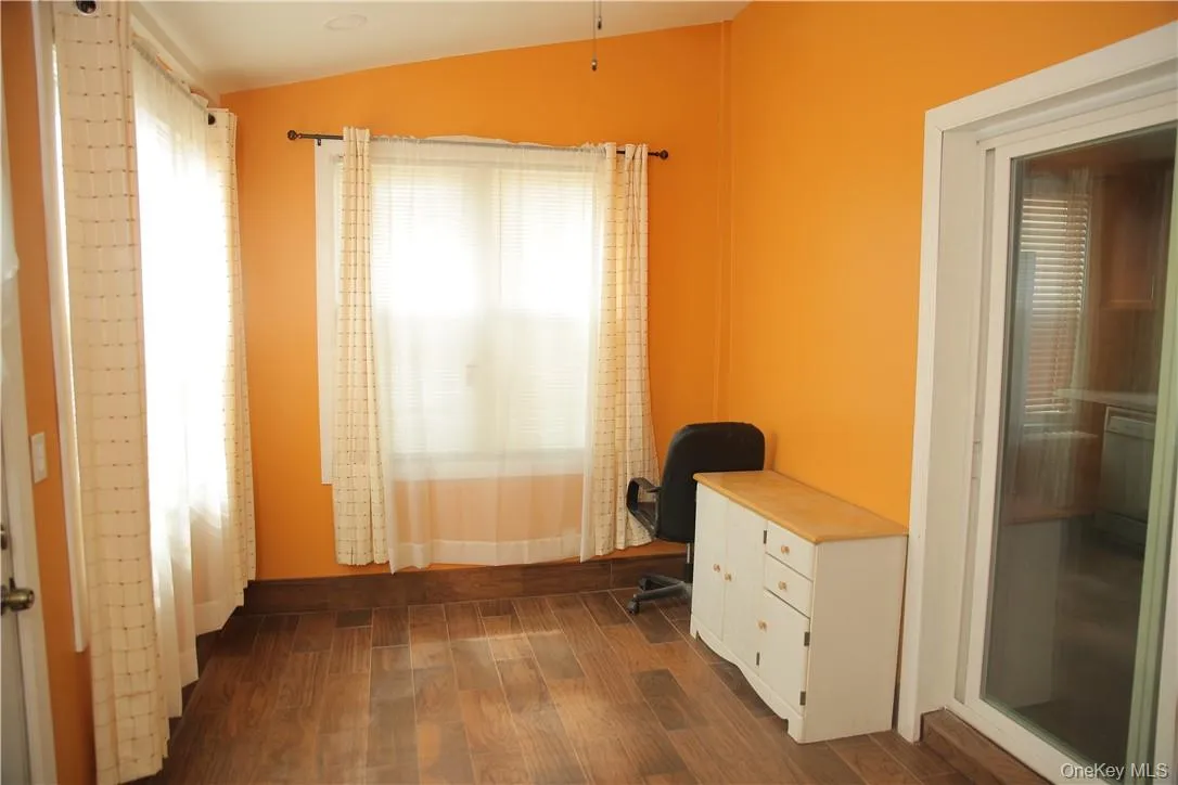 4457 Mundy Lane, New York, NY, 3 Bedrooms Bedrooms, 4 Rooms Rooms,1 BathroomBathrooms,Residential Lease,For Rent,Mundy,0,1030896 4457 Mundy Lane, New York, NY, 3 Bedrooms Bedrooms, 4 Rooms Rooms,1 BathroomBathrooms,Residential Lease,For Rent,Mundy,0,1030896