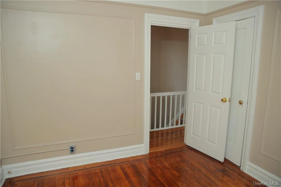 4457 Mundy Lane, New York, NY, 3 Bedrooms Bedrooms, 4 Rooms Rooms,1 BathroomBathrooms,Residential Lease,For Rent,Mundy,0,1030896 4457 Mundy Lane, New York, NY, 3 Bedrooms Bedrooms, 4 Rooms Rooms,1 BathroomBathrooms,Residential Lease,For Rent,Mundy,0,1030896
