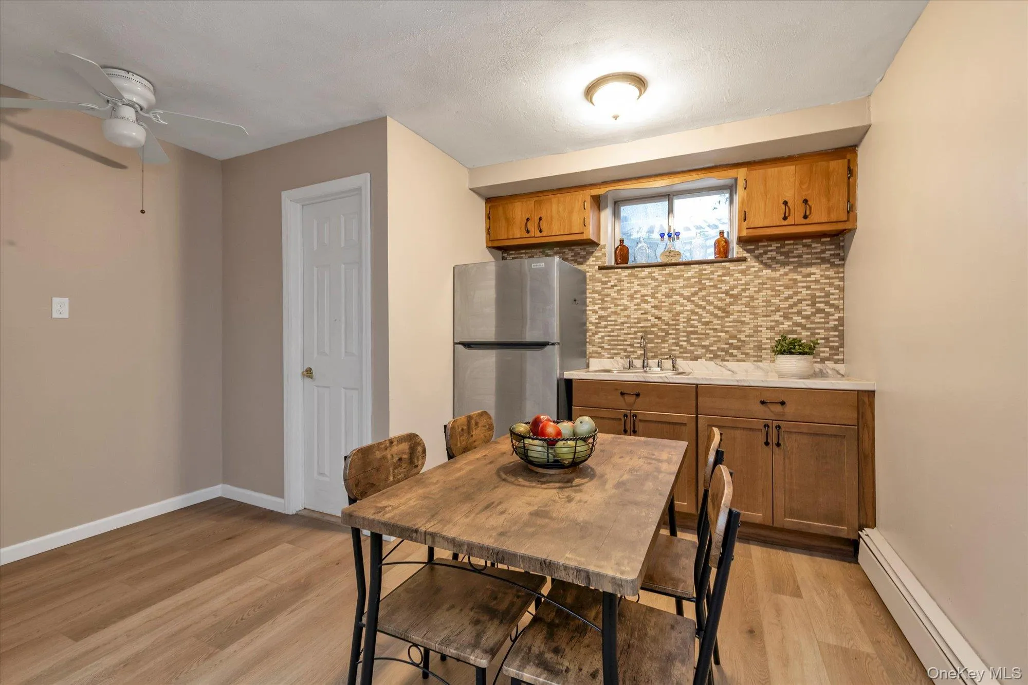 18 Kathy Court, Huntington, NY, 4 Bedrooms Bedrooms, 9 Rooms Rooms,3 BathroomsBathrooms,Residential,For Rent,Kathy,0,1030902 18 Kathy Court, Huntington, NY, 4 Bedrooms Bedrooms, 9 Rooms Rooms,3 BathroomsBathrooms,Residential,For Rent,Kathy,0,1030902