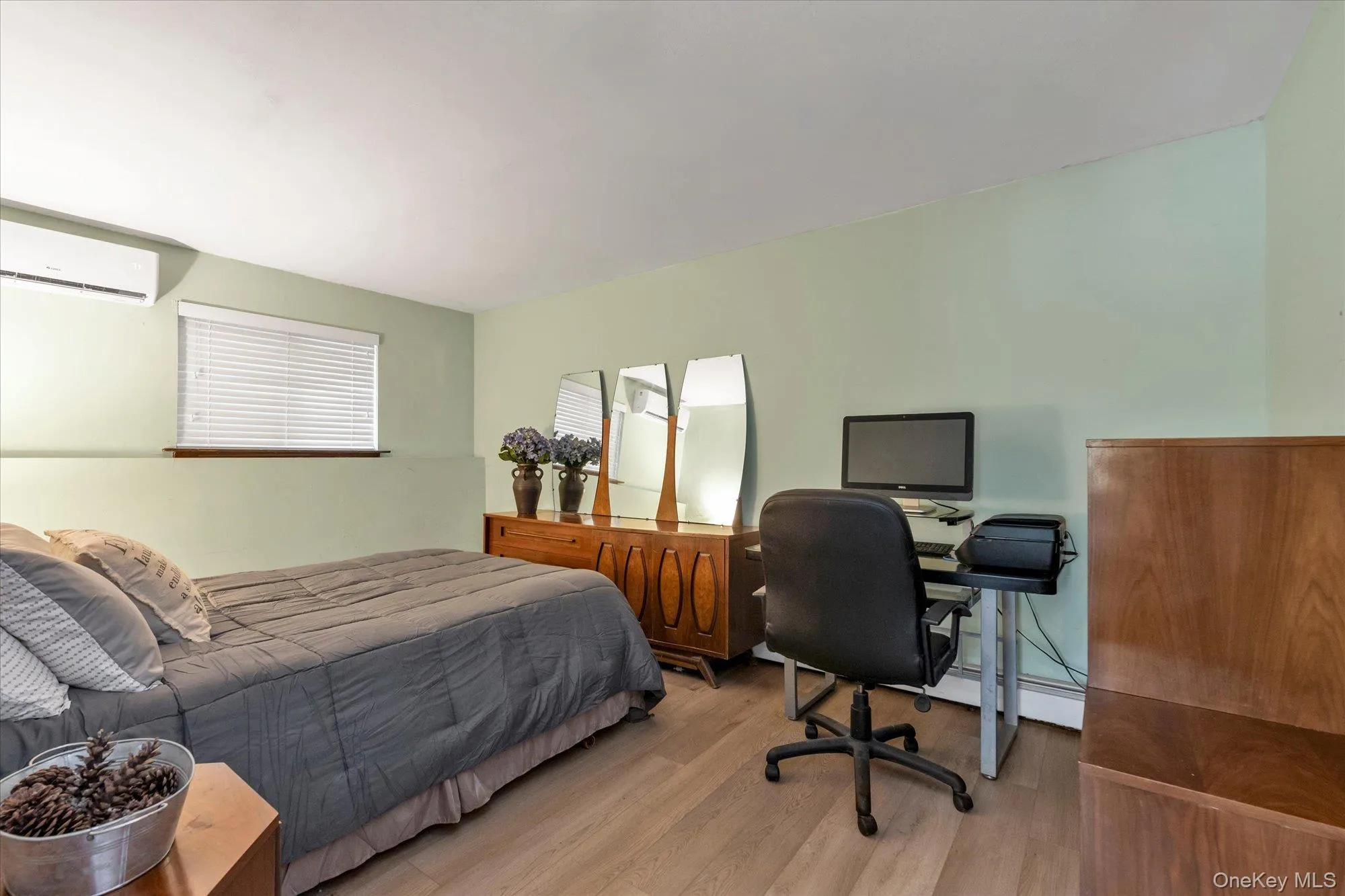 18 Kathy Court, Huntington, NY, 4 Bedrooms Bedrooms, 9 Rooms Rooms,3 BathroomsBathrooms,Residential,For Rent,Kathy,0,1030902 18 Kathy Court, Huntington, NY, 4 Bedrooms Bedrooms, 9 Rooms Rooms,3 BathroomsBathrooms,Residential,For Rent,Kathy,0,1030902