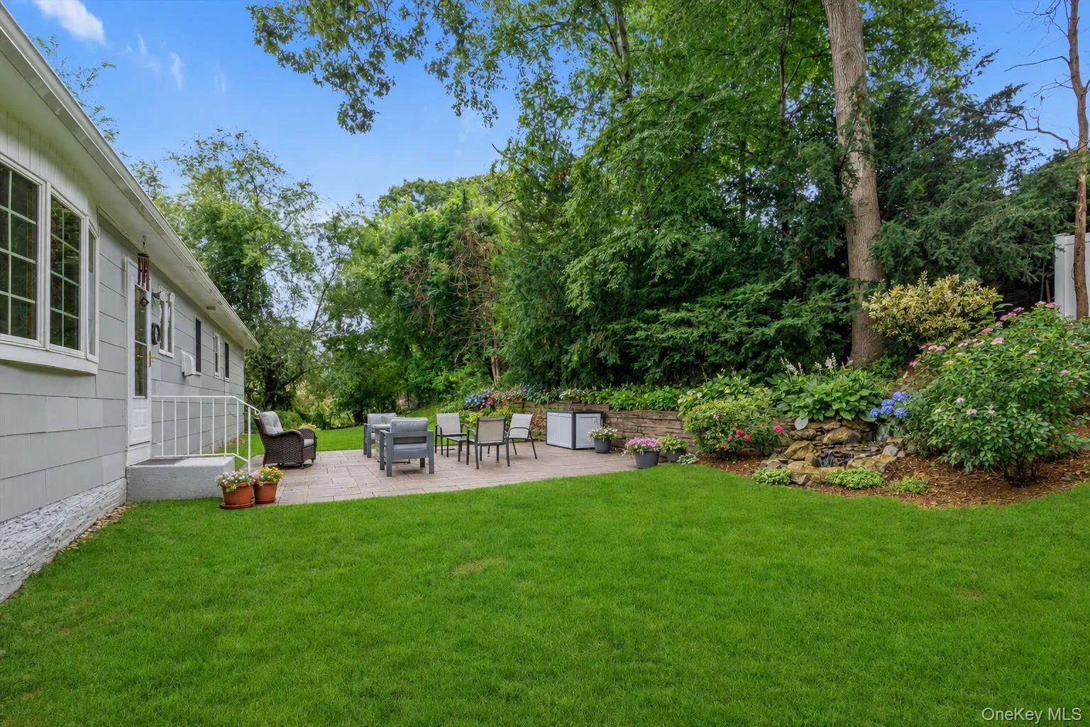 18 Kathy Court, Huntington, NY, 4 Bedrooms Bedrooms, 9 Rooms Rooms,3 BathroomsBathrooms,Residential,For Rent,Kathy,0,1030902 18 Kathy Court, Huntington, NY, 4 Bedrooms Bedrooms, 9 Rooms Rooms,3 BathroomsBathrooms,Residential,For Rent,Kathy,0,1030902