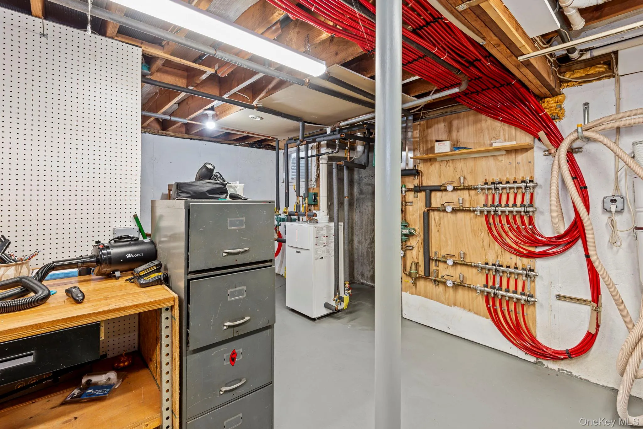 Basement w/ Storage, 2020 Bosch High Efficiency Gas Boiler & Tankless Hot Water Heater, Whole House Water Filter & Dehumidifier Basement w/ Storage, 2020 Bosch High Efficiency Gas Boiler & Tankless Hot Water Heater, Whole House Water Filter & Dehumidifier