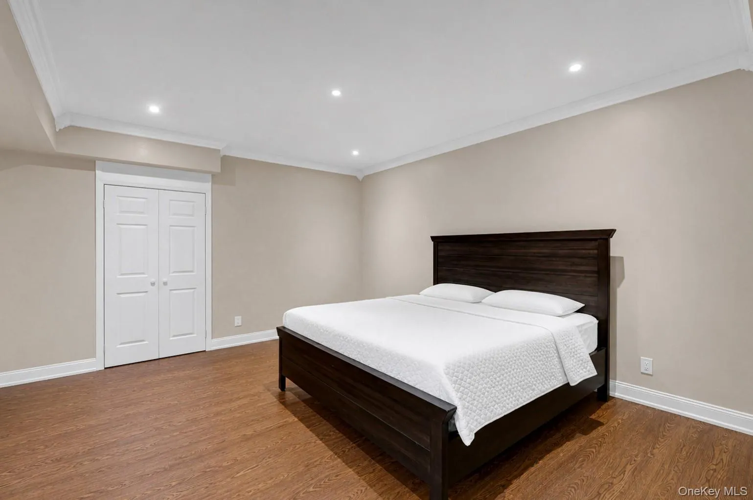 9 Hathaway Lane, North Hempstead, NY, 4 Bedrooms Bedrooms, 10 Rooms Rooms,3 BathroomsBathrooms,Residential,For Rent,Hathaway,0,1030907 9 Hathaway Lane, North Hempstead, NY, 4 Bedrooms Bedrooms, 10 Rooms Rooms,3 BathroomsBathrooms,Residential,For Rent,Hathaway,0,1030907