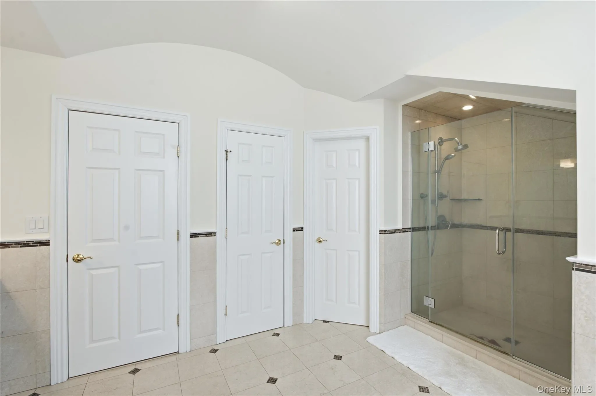 9 Hathaway Lane, North Hempstead, NY, 4 Bedrooms Bedrooms, 10 Rooms Rooms,3 BathroomsBathrooms,Residential,For Rent,Hathaway,0,1030907 9 Hathaway Lane, North Hempstead, NY, 4 Bedrooms Bedrooms, 10 Rooms Rooms,3 BathroomsBathrooms,Residential,For Rent,Hathaway,0,1030907