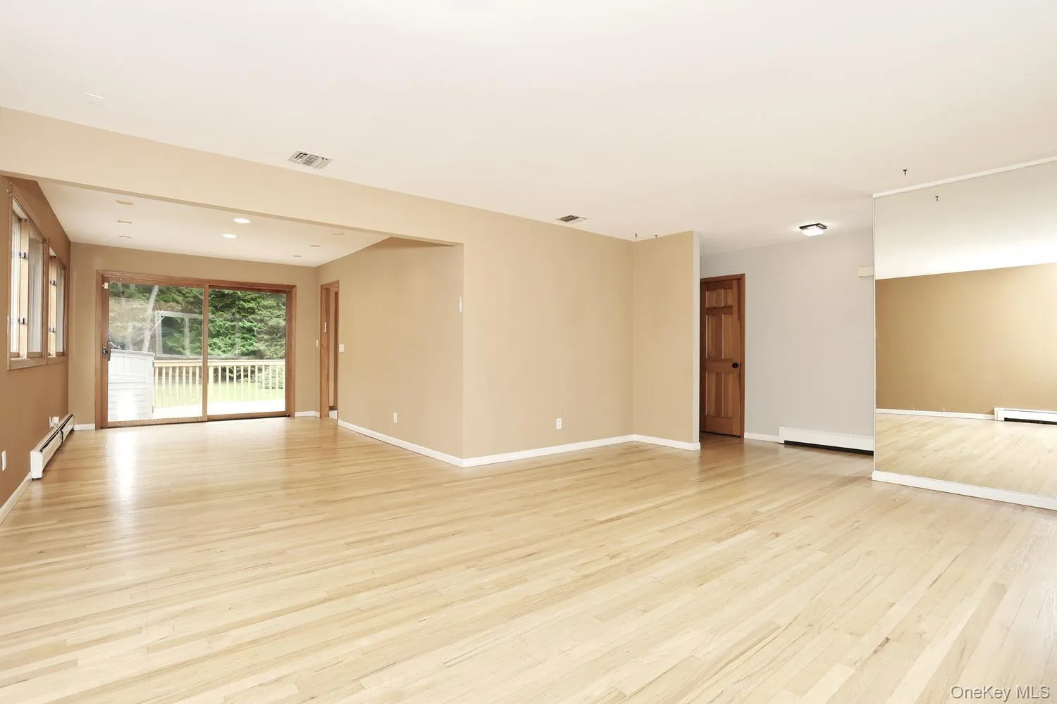160 Pascack Road, Ramapo, NY, 3 Bedrooms Bedrooms, 6 Rooms Rooms,2 BathroomsBathrooms,Residential,For Rent,Pascack,0,1030909 160 Pascack Road, Ramapo, NY, 3 Bedrooms Bedrooms, 6 Rooms Rooms,2 BathroomsBathrooms,Residential,For Rent,Pascack,0,1030909