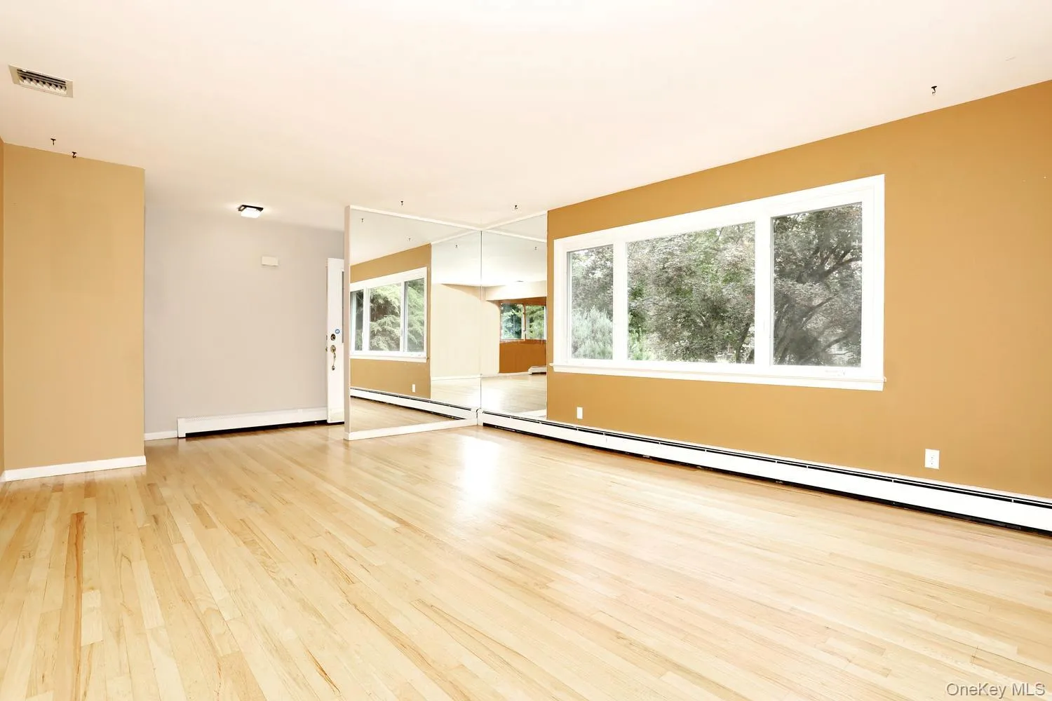 160 Pascack Road, Ramapo, NY, 3 Bedrooms Bedrooms, 6 Rooms Rooms,2 BathroomsBathrooms,Residential,For Rent,Pascack,0,1030909 160 Pascack Road, Ramapo, NY, 3 Bedrooms Bedrooms, 6 Rooms Rooms,2 BathroomsBathrooms,Residential,For Rent,Pascack,0,1030909