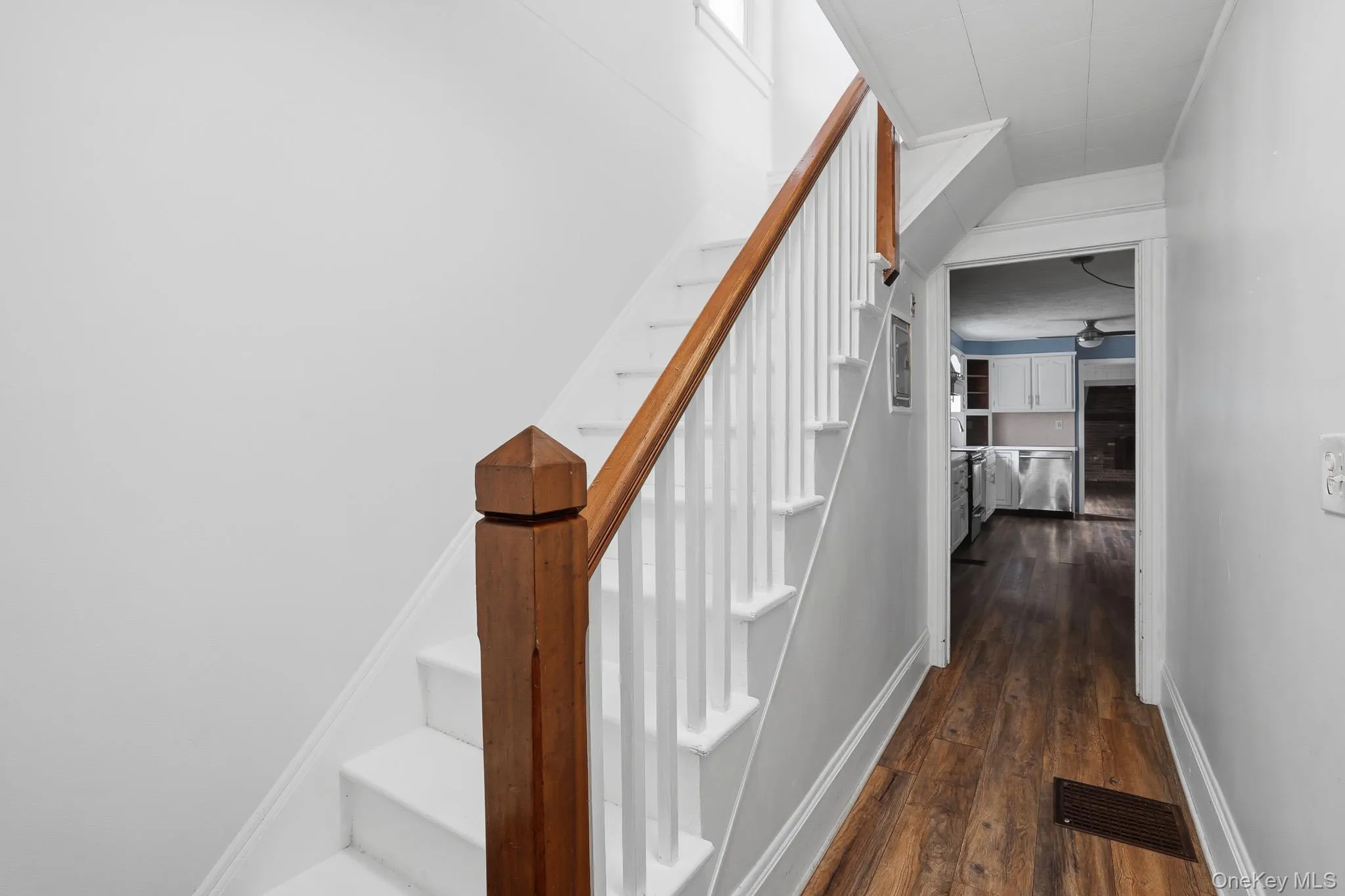 23 Kent Avenue, Poughkeepsie (town), NY, 3 Bedrooms Bedrooms, 10 Rooms Rooms,2 BathroomsBathrooms,Residential,For Rent,Kent,0,1030910 23 Kent Avenue, Poughkeepsie (town), NY, 3 Bedrooms Bedrooms, 10 Rooms Rooms,2 BathroomsBathrooms,Residential,For Rent,Kent,0,1030910