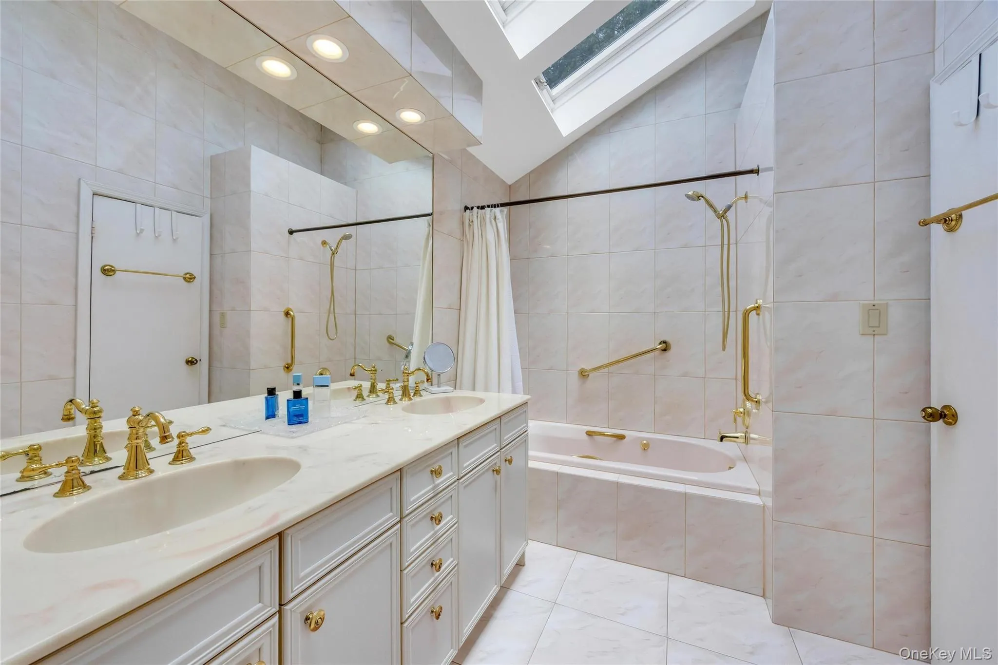 6 Crown Hill Road, Huntington, NY, 4 Bedrooms Bedrooms, 7 Rooms Rooms,2 BathroomsBathrooms,Residential,For Rent,Crown Hill,0,1030913 6 Crown Hill Road, Huntington, NY, 4 Bedrooms Bedrooms, 7 Rooms Rooms,2 BathroomsBathrooms,Residential,For Rent,Crown Hill,0,1030913