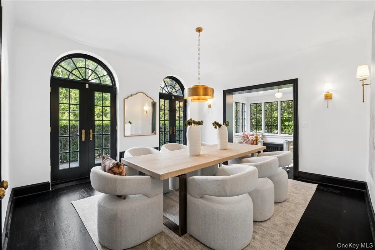 451 Beechmont Drive, New Rochelle, NY, 7 Bedrooms Bedrooms, 13 Rooms Rooms,5 BathroomsBathrooms,Residential,For Rent,Beechmont,0,1030915 451 Beechmont Drive, New Rochelle, NY, 7 Bedrooms Bedrooms, 13 Rooms Rooms,5 BathroomsBathrooms,Residential,For Rent,Beechmont,0,1030915
