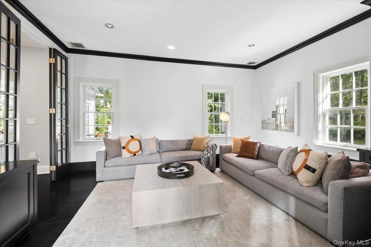451 Beechmont Drive, New Rochelle, NY, 7 Bedrooms Bedrooms, 13 Rooms Rooms,5 BathroomsBathrooms,Residential,For Rent,Beechmont,0,1030915 451 Beechmont Drive, New Rochelle, NY, 7 Bedrooms Bedrooms, 13 Rooms Rooms,5 BathroomsBathrooms,Residential,For Rent,Beechmont,0,1030915